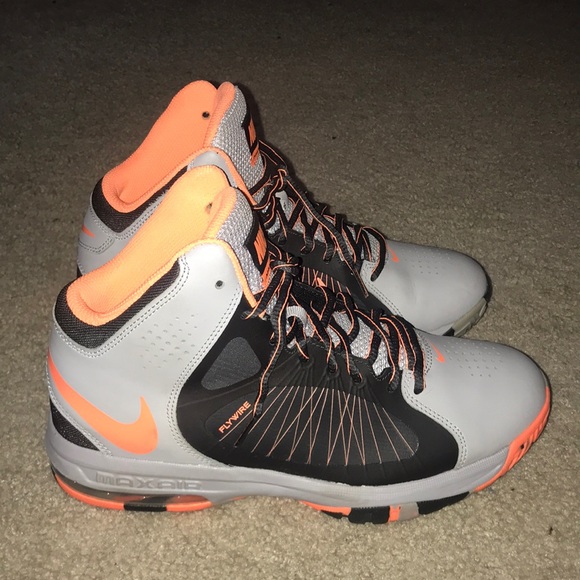Nike MaxAir Flywire size 8 orange gray NICE!! Nike MaxAir Flywire size 8 orange gray NICE!!